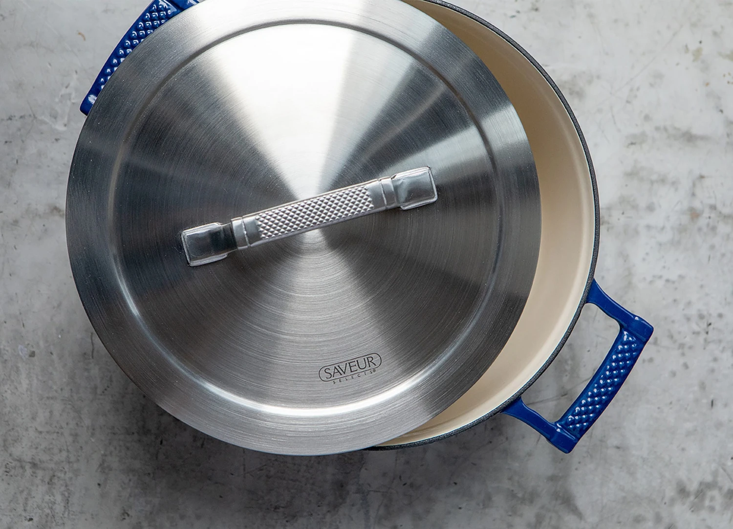 Saveur Selects Braadpan Voyage - Classic Blue - ø 25 cm / 4.7 liter - geëmailleerde anti-aanbaklaag Saveur Selects Braadpan Voyage - Classic Blue - ø 25 Cm / 4.7 Liter - Geëmailleerde Anti-aanbaklaag -Goedkope Keuken Benodigdheden 1 3 7 scaled 1