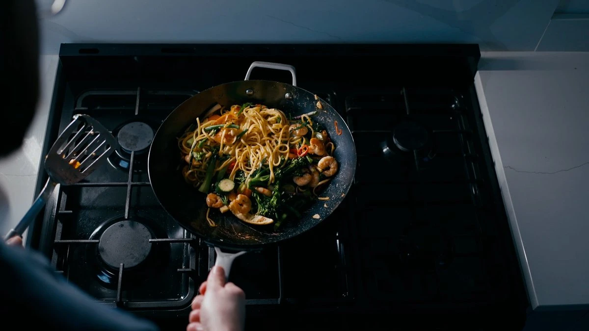 Saveur Selects Pannenset - Carbon Steel (Wokpan ø 35 cm + Koekenpan ø 30 cm) - Inductie en alle andere warmtebronnen Saveur Selects Pannenset - Carbon Steel (Wokpan ø 35 Cm + Koekenpan ø 30 Cm) - Inductie En Alle Andere Warmtebronnen -Goedkope Keuken Benodigdheden 1200x675 3