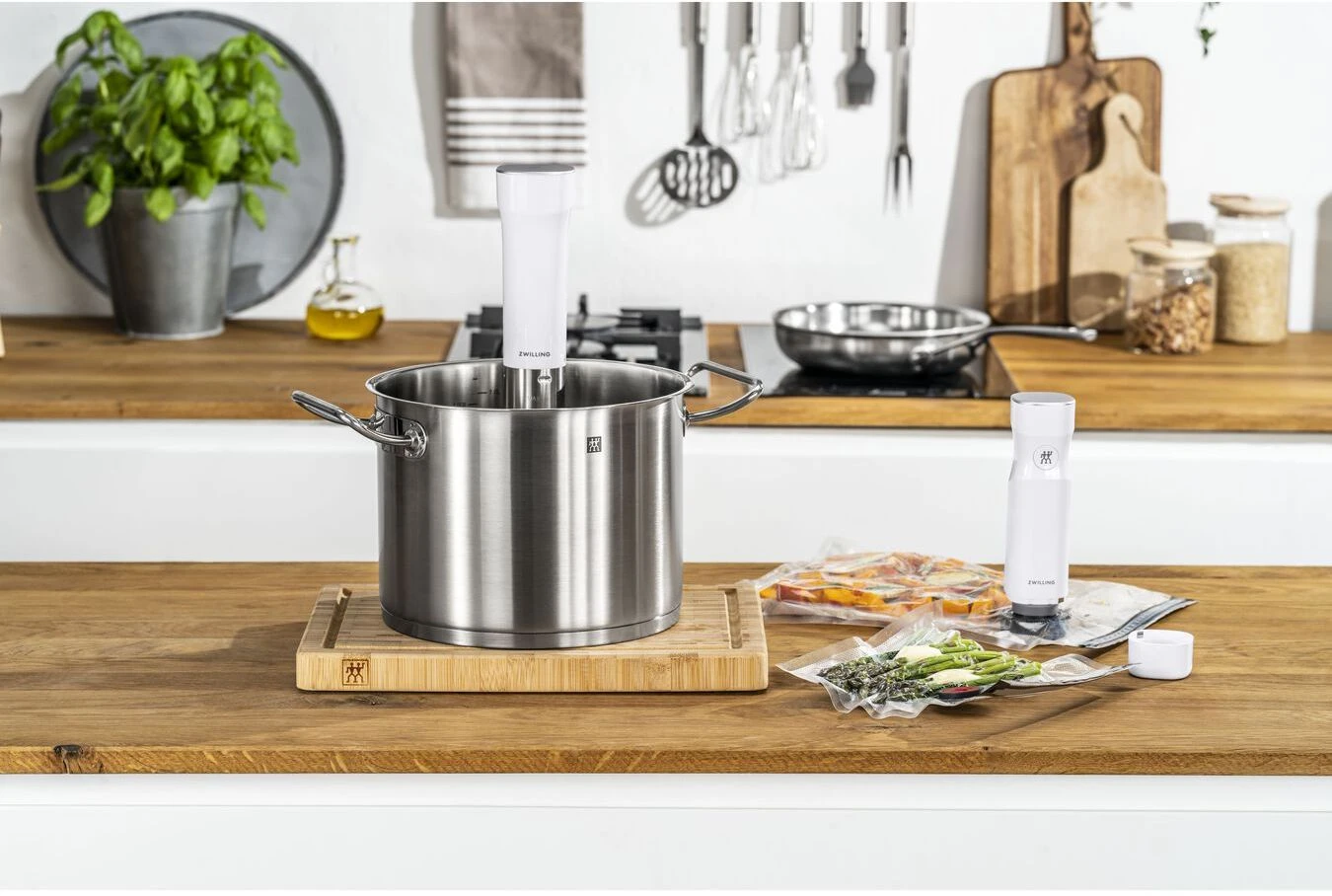 Zwilling Sous Vide Stick Enfinigy - Nauwkeurige temperatuurinstelling - IPX7 Waterproof - Zwart Zwilling Sous Vide Stick Enfinigy - Nauwkeurige Temperatuurinstelling - IPX7 Waterproof - Zwart -Goedkope Keuken Benodigdheden 4009839546716 12