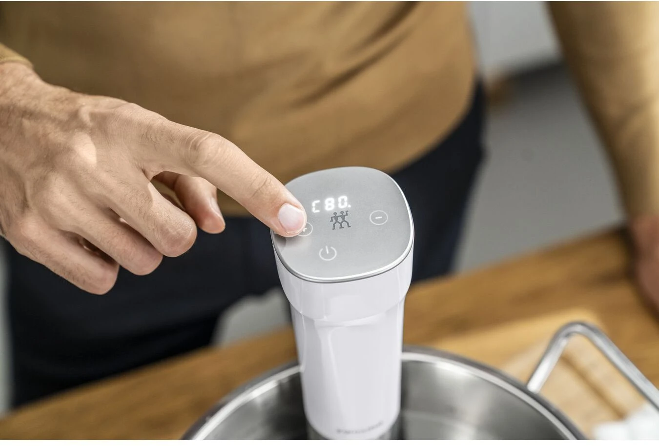 Zwilling Sous Vide Stick Enfinigy - Nauwkeurige temperatuurinstelling - IPX7 Waterproof - Zwart Zwilling Sous Vide Stick Enfinigy - Nauwkeurige Temperatuurinstelling - IPX7 Waterproof - Zwart -Goedkope Keuken Benodigdheden 4009839546716 9