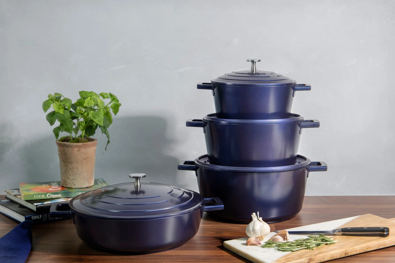 MasterClass Braadpan - Blauw - ø 20 cm / 2.5 liter - standaard anti-aanbaklaag MasterClass Braadpan - Blauw - ø 20 Cm / 2.5 Liter - Standaard Anti-aanbaklaag -Goedkope Keuken Benodigdheden 5057982068288 2