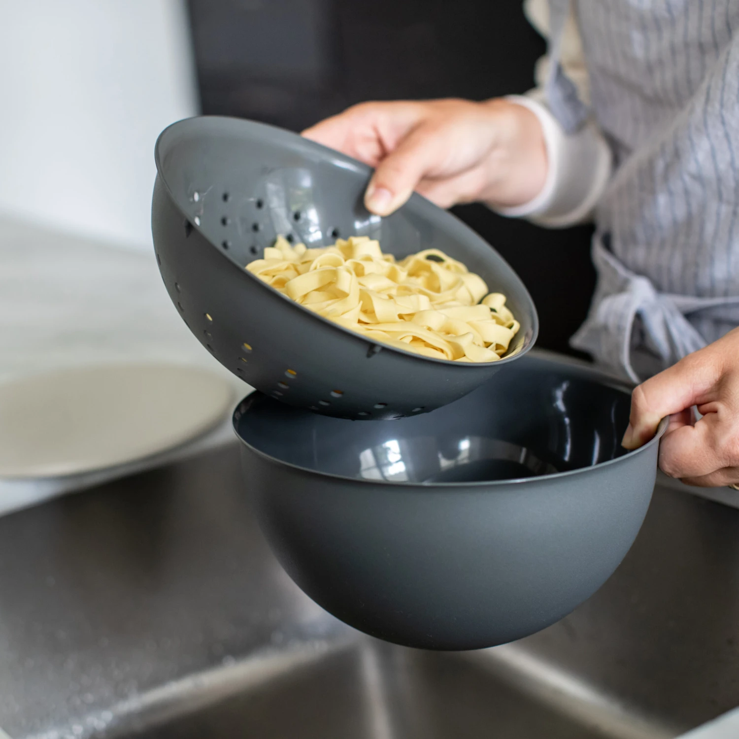 Koziol Vergiet Palsby Kunststof Grijs ø 21 cm Koziol Vergiet Palsby Kunststof Grijs ø 21 Cm -Goedkope Keuken Benodigdheden 7806 7805 palsby m 701 2 os2 scaled