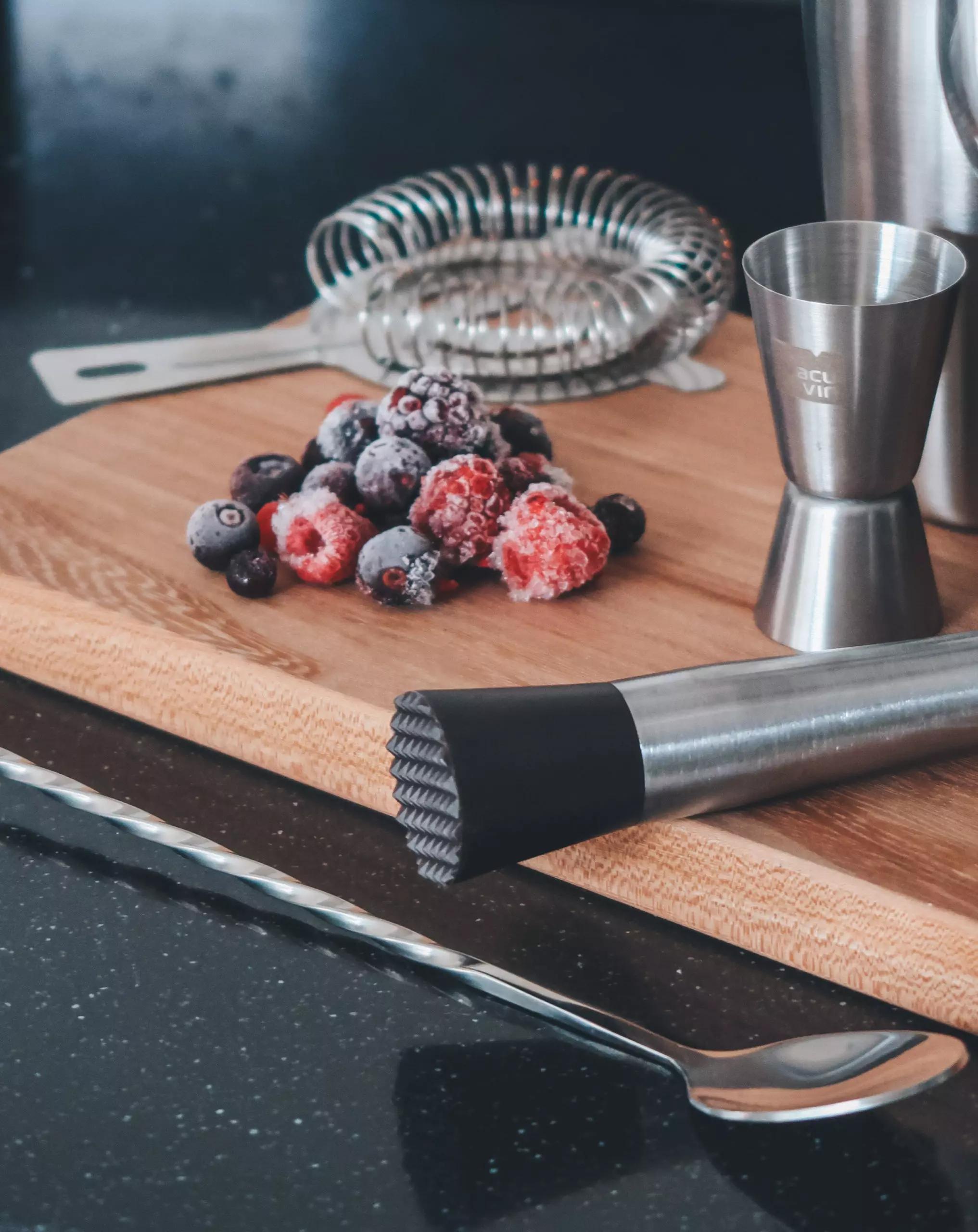 Vacu Vin Cocktailstamper - Zilver - 18.5 cm Vacu Vin Cocktailstamper - Zilver - 18.5 Cm -Goedkope Keuken Benodigdheden 78623606 Bar Spoon Lifestyle V1 scaled 2