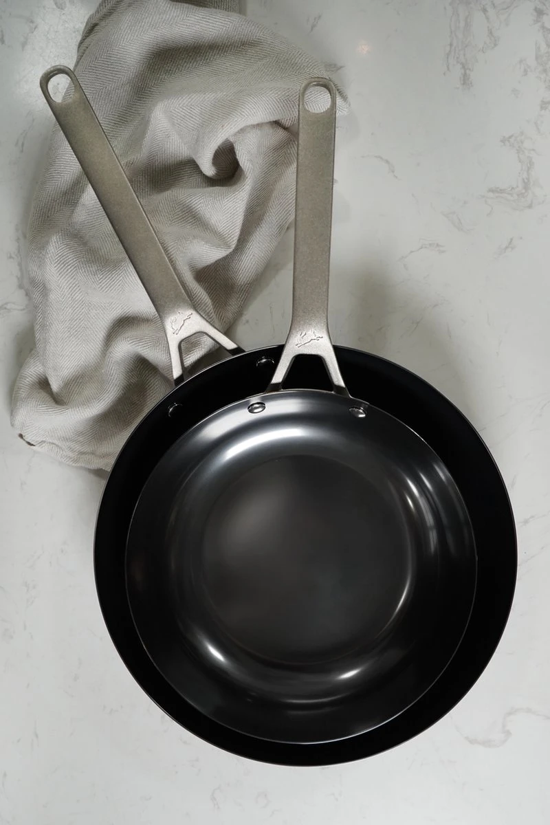 Saveur Selects Pannenset - Carbon Steel (Wokpan ø 35 cm + Koekenpan ø 30 cm) - Inductie en alle andere warmtebronnen Saveur Selects Pannenset - Carbon Steel (Wokpan ø 35 Cm + Koekenpan ø 30 Cm) - Inductie En Alle Andere Warmtebronnen -Goedkope Keuken Benodigdheden 800x1200 1