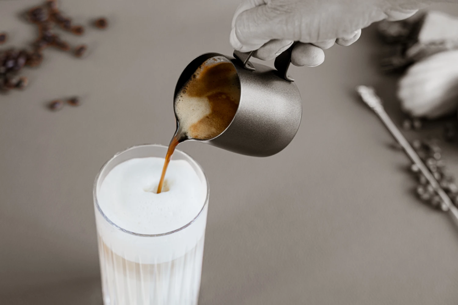 Jay Hill Schenkkannetje / Melkkannetje / Espresso Serveerkannetje - Zwart - 150 ml Jay Hill Schenkkannetje / Melkkannetje / Espresso Serveerkannetje - Zwart - 150 Ml -Goedkope Keuken Benodigdheden 8720364453282 2