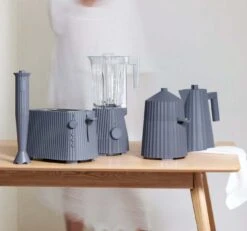 Alessi Citruspers Plissé - Elektrisch - Grijs - Michele De Lucchi - MDL07 G 5 Alessi Citruspers Plissé - Elektrisch - Grijs - Michele De Lucchi - MDL07 G -Goedkope Keuken Benodigdheden Alessi Plisse Grijs 4