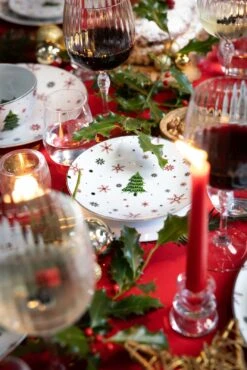 Studio Tavola Kerstservies - Porselein - Rood - 18-delig / 6 Personen -Goedkope Keuken Benodigdheden HIT Kerstservies sfeer rood 10