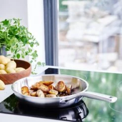 KitchenAid Koekenpan - Multi-Ply RVS - ø 24 Cm - Zonder Anti-aanbaklaag 5 KitchenAid Koekenpan - Multi-Ply RVS - ø 24 Cm - Zonder Anti-aanbaklaag -Goedkope Keuken Benodigdheden KA Koekenpan Multiply Stainless 2 1