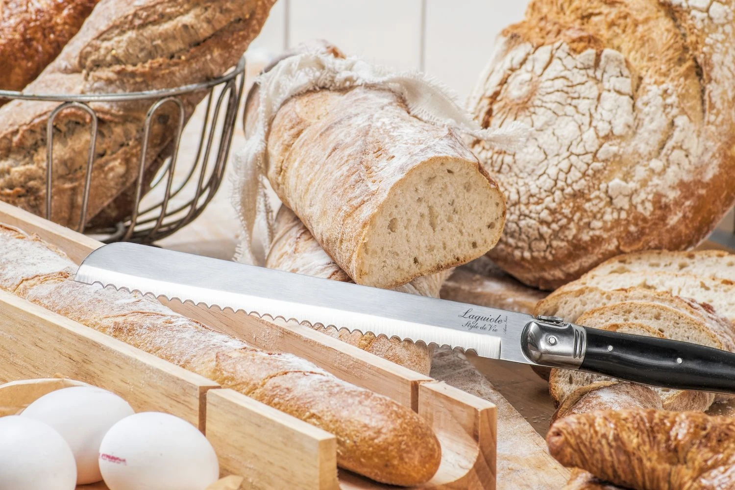 Laguiole Style De Vie Broodmes Zwart Met Stokbroodplank Laguiole Style De Vie Broodmes Zwart Met Stokbroodplank -Goedkope Keuken Benodigdheden Laguiole broodmes met stokbroodplank zwart sf gr 6