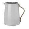 Stelton Thermoskan Emma Grey 1 Liter 1 Stelton Thermoskan Emma Grey 1 Liter -Goedkope Keuken Benodigdheden OL x 201 1 Emma vacuum jug tea grey