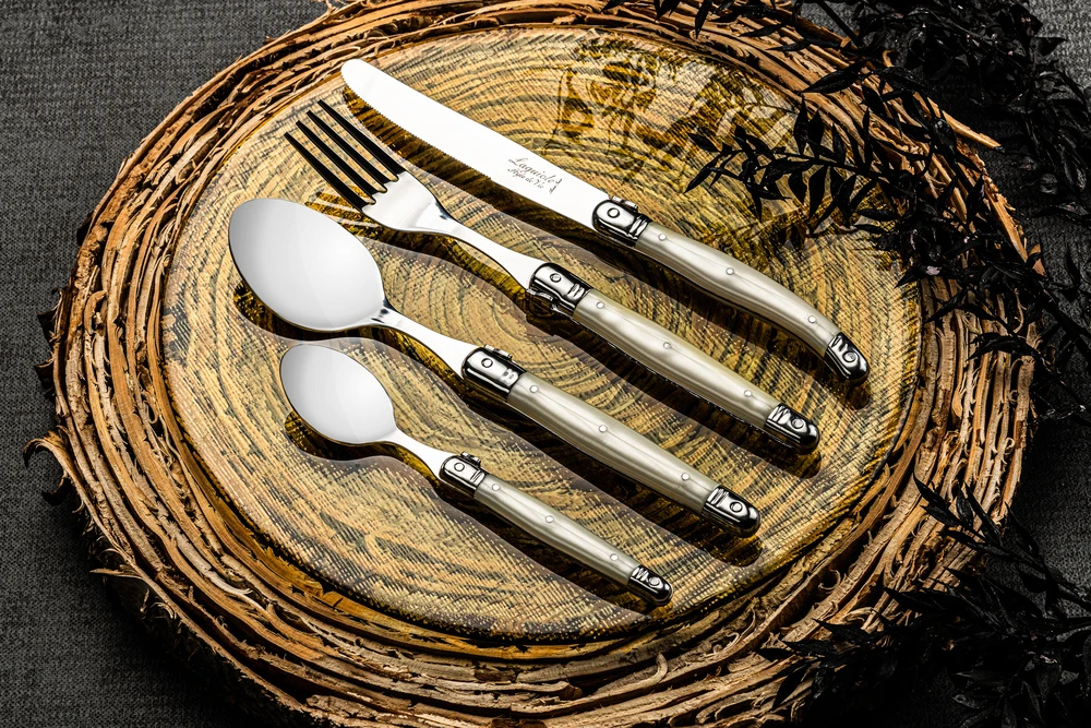 Laguiole Style de Vie Bestekset Premium Line - Parelmoer - 24 delig / 6 personen Laguiole Style De Vie Bestekset Premium Line - Parelmoer - 24 Delig / 6 Personen -Goedkope Keuken Benodigdheden PrCouvParel 2