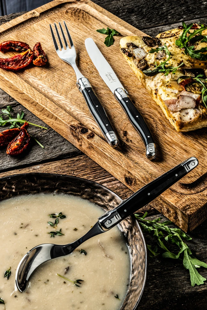 Laguiole Style de Vie Bestekset Premium Line - Zwart - 24 delig / 6 personen Laguiole Style De Vie Bestekset Premium Line - Zwart - 24 Delig / 6 Personen -Goedkope Keuken Benodigdheden PrCouvZwart 2