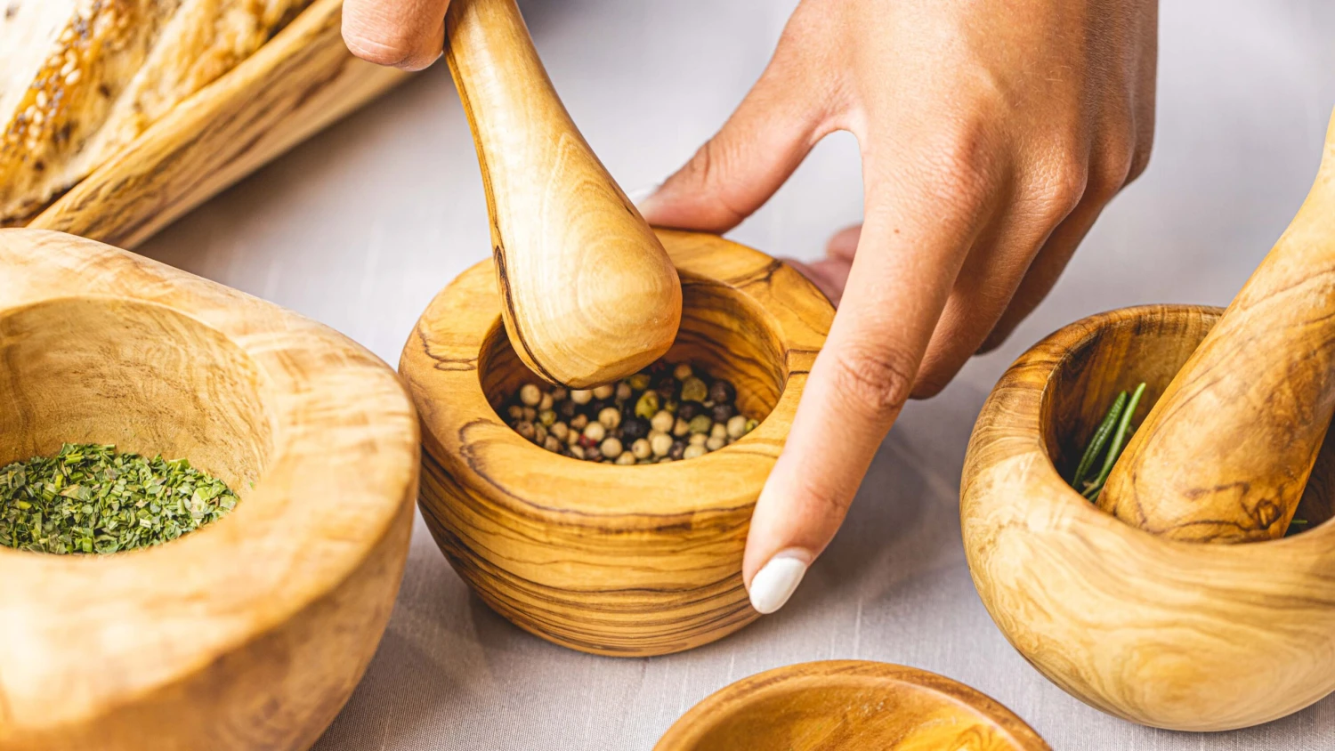 Jay Hill Vijzel Tunea - Olijfhout - ø 10 cm Jay Hill Vijzel Tunea - Olijfhout - ø 10 Cm -Goedkope Keuken Benodigdheden TuneaHand 13 scaled