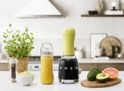 SMEG Smoothie Blender - Compact - Zwart - 600 Ml - PBF01BLEU 4 SMEG Smoothie Blender - Compact - Zwart - 600 Ml - PBF01BLEU -Goedkope Keuken Benodigdheden WEB PBF01BLEU L03.jpg