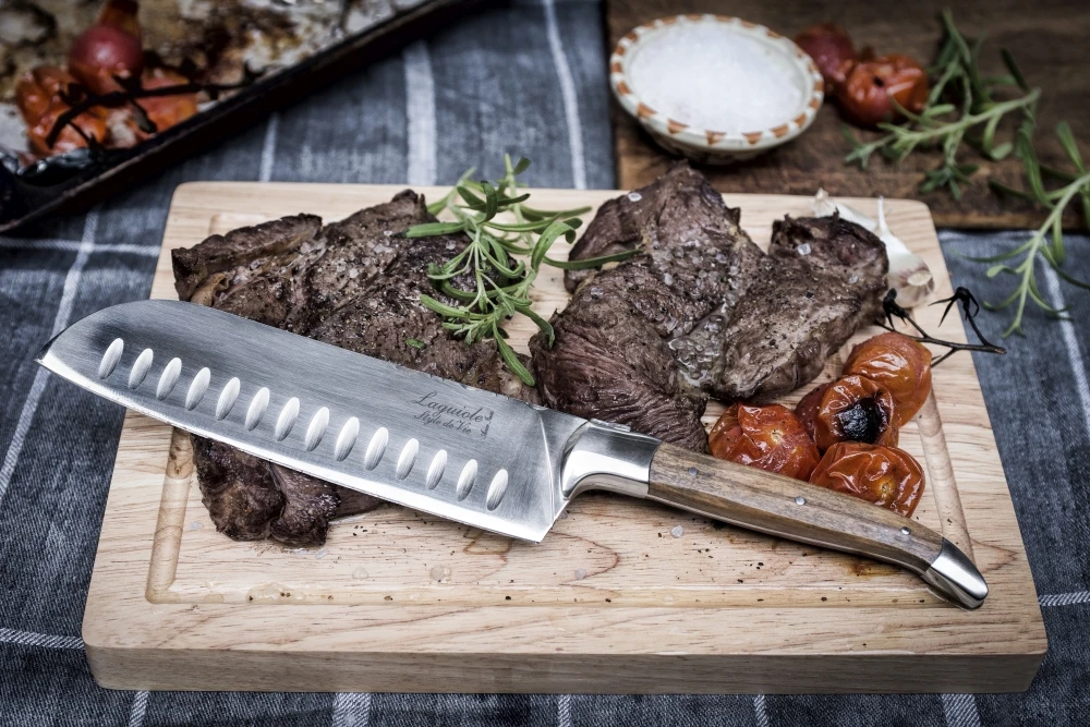 Laguiole Style de Vie Santokumes Olijfhout Met Snijplank Laguiole Style De Vie Santokumes Olijfhout Met Snijplank -Goedkope Keuken Benodigdheden gr20sf20Laguiole20santuko20olijf202