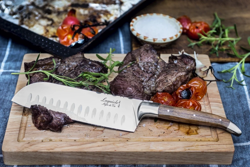 Laguiole Style de Vie Santokumes Olijfhout Met Snijplank Laguiole Style De Vie Santokumes Olijfhout Met Snijplank -Goedkope Keuken Benodigdheden gr20sf20Laguiole20santuko20olijf203