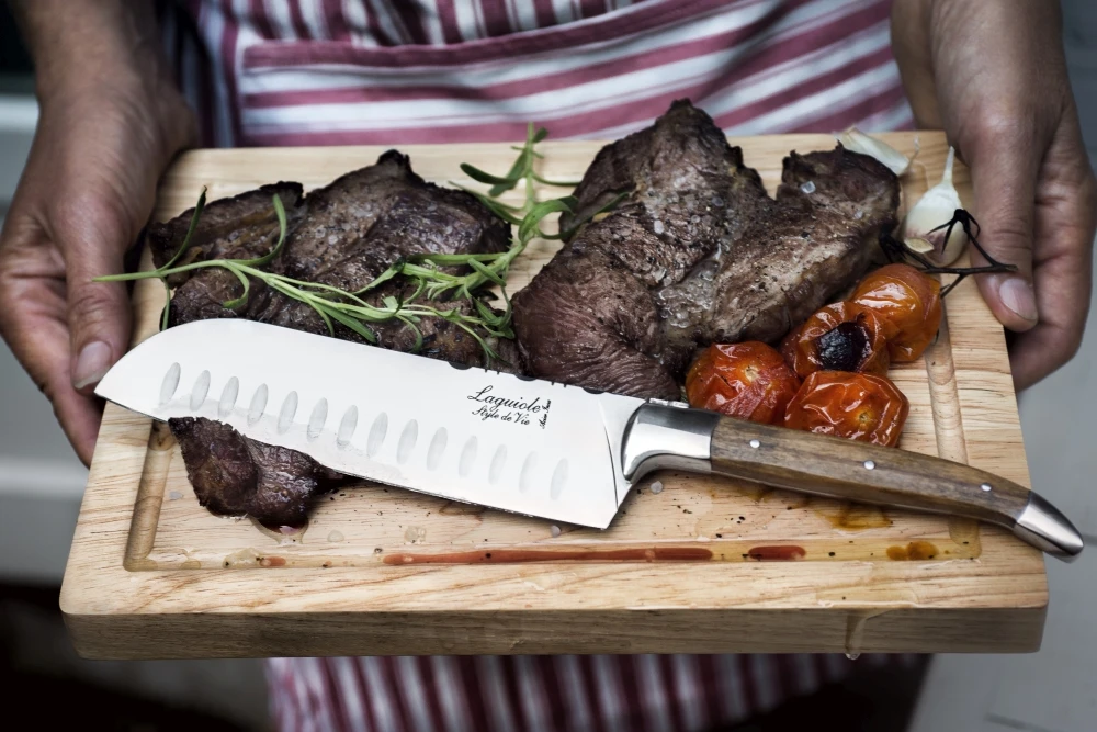 Laguiole Style de Vie Santokumes Olijfhout Met Snijplank Laguiole Style De Vie Santokumes Olijfhout Met Snijplank -Goedkope Keuken Benodigdheden gr20sf20Laguiole20santuko20olijf204