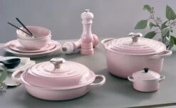 Le Creuset Zoutmolen - Shell Pink - 21 Cm -Goedkope Keuken Benodigdheden le creuset shell pink sfeerbeeld 3
