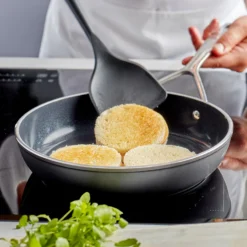 Demeyere Koekenpannen Alu Pro 5 - Ceraforce - ø 24 + 28 Cm - Keramische Anti-aanbaklaag -Goedkope Keuken Benodigdheden pdp masonry content demeyere alu pro cera 5 pan soft utensils 750x750