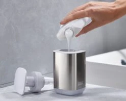 Joseph Joseph Zeepdispenser Presto -Goedkope Keuken Benodigdheden presto steel white iu2 5422f4d1 7b11 440d a409 019311a050c2 2000x 1