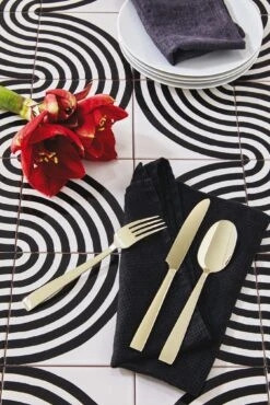 Sambonet Bestekset Flat - Champagne - 24 Delig / 6 Personen -Goedkope Keuken Benodigdheden sambonet bestekset flat champagne sfeer3