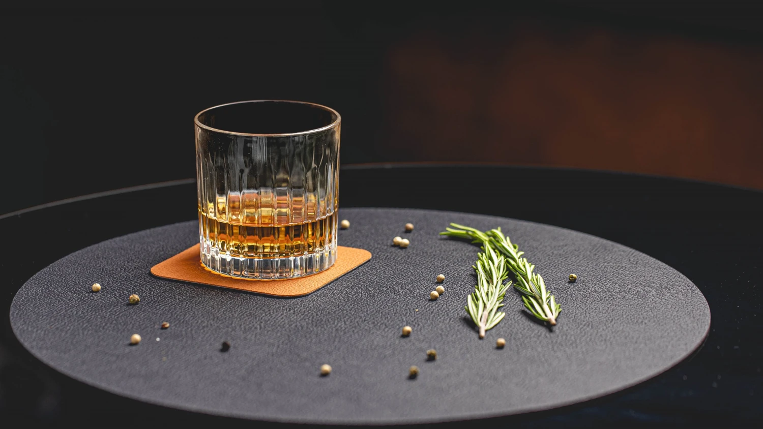 Jay Hill Onderzetters - Vegan leer - Zwart / Cognac - dubbelzijdig - 10 x 10 cm - 6 stuks Jay Hill Onderzetters - Vegan Leer - Zwart / Cognac - Dubbelzijdig - 10 X 10 Cm - 6 Stuks -Goedkope Keuken Benodigdheden sfeer 11 2