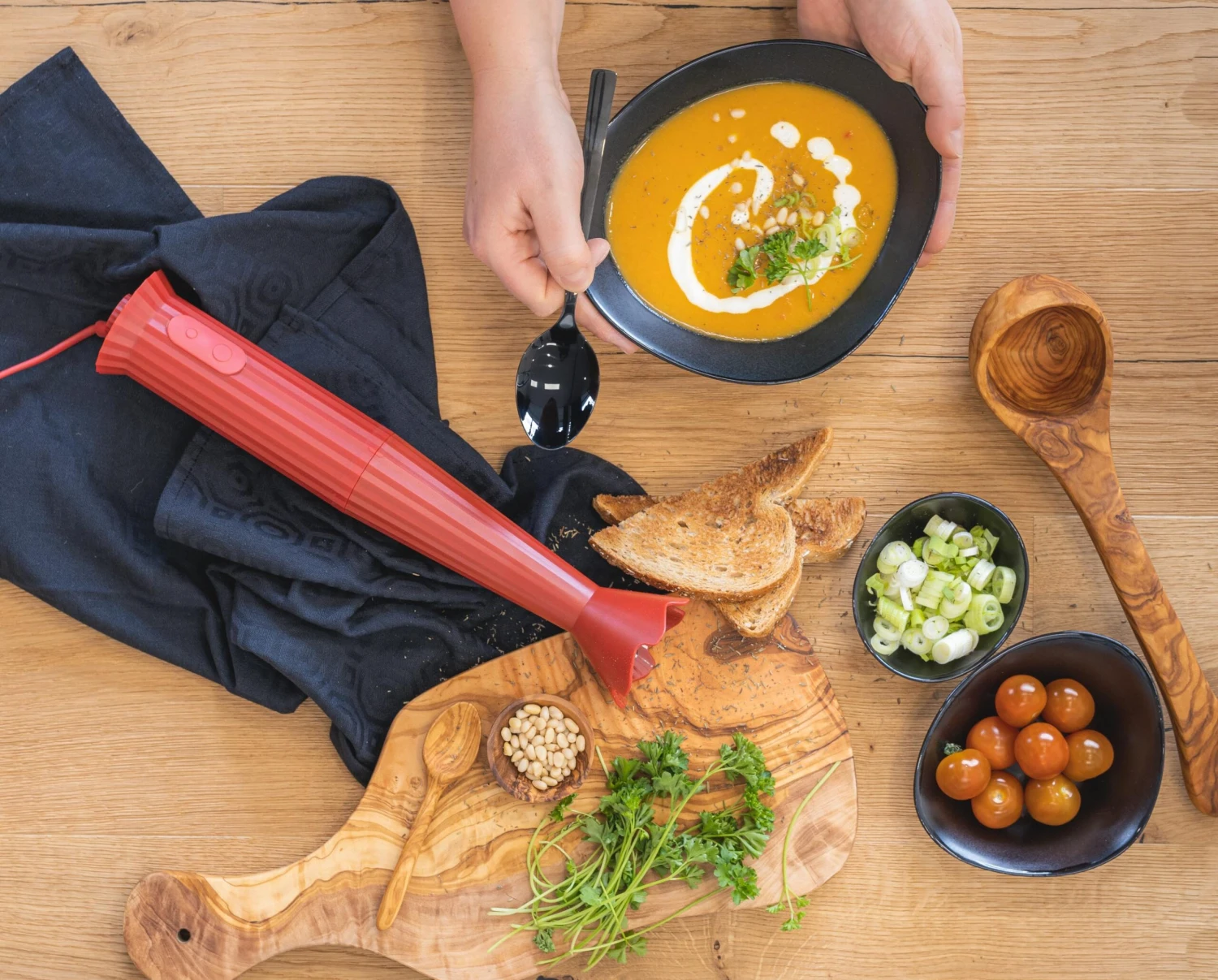 Alessi Staafmixer Set Plissé - Rood - Michele de Lucchi - MDL10S R Alessi Staafmixer Set Plissé - Rood - Michele De Lucchi - MDL10S R -Goedkope Keuken Benodigdheden staafmixer 2 2 scaled