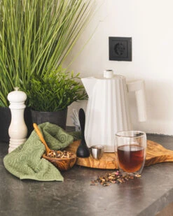 Alessi Waterkoker Plissé - Droogkookbeveiliging - Wit - Michele De Lucchi - 1 Liter - MDL06/1 W -Goedkope Keuken Benodigdheden waterkoker klein 1